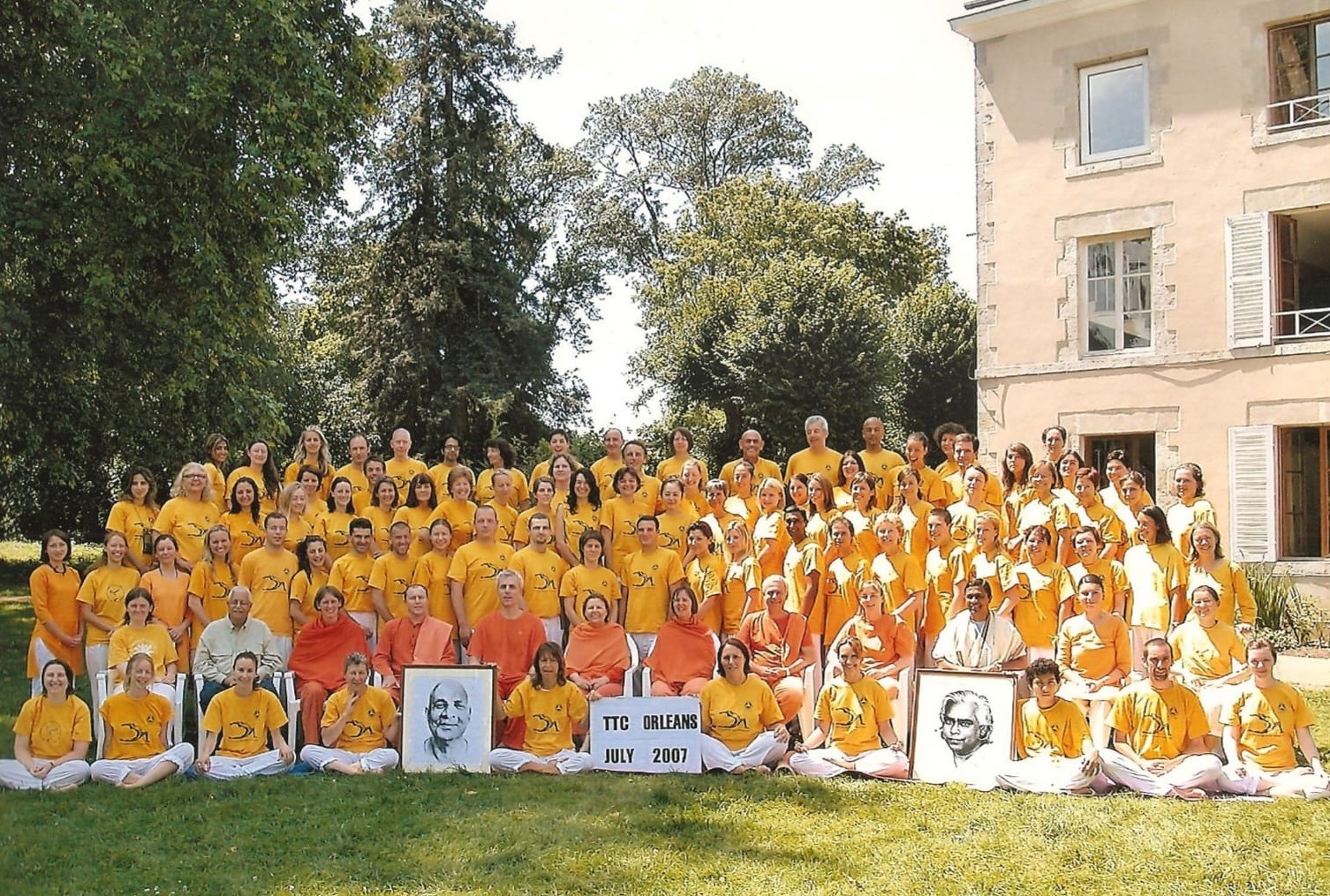 Comunitatea Divine Life